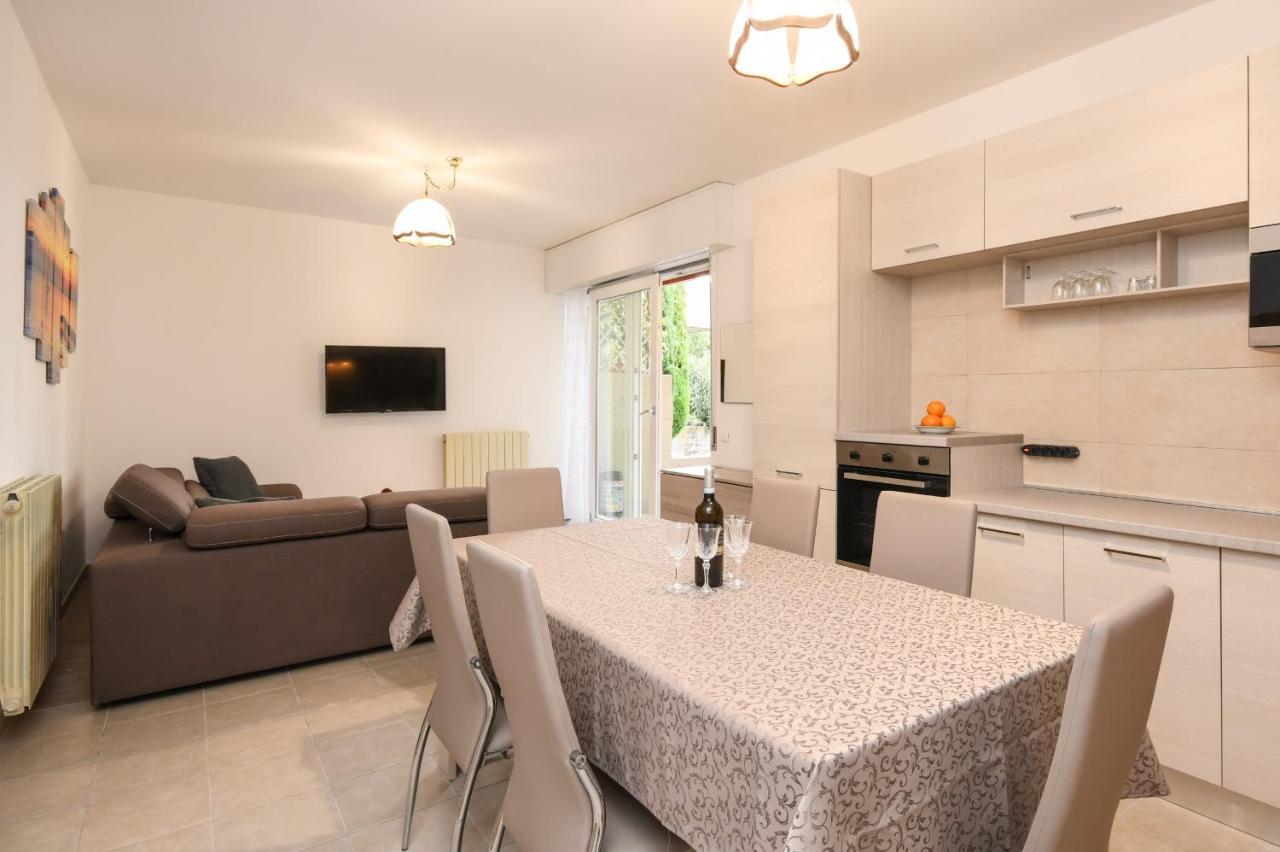 Villaggio Boschetti Mgh 1 *